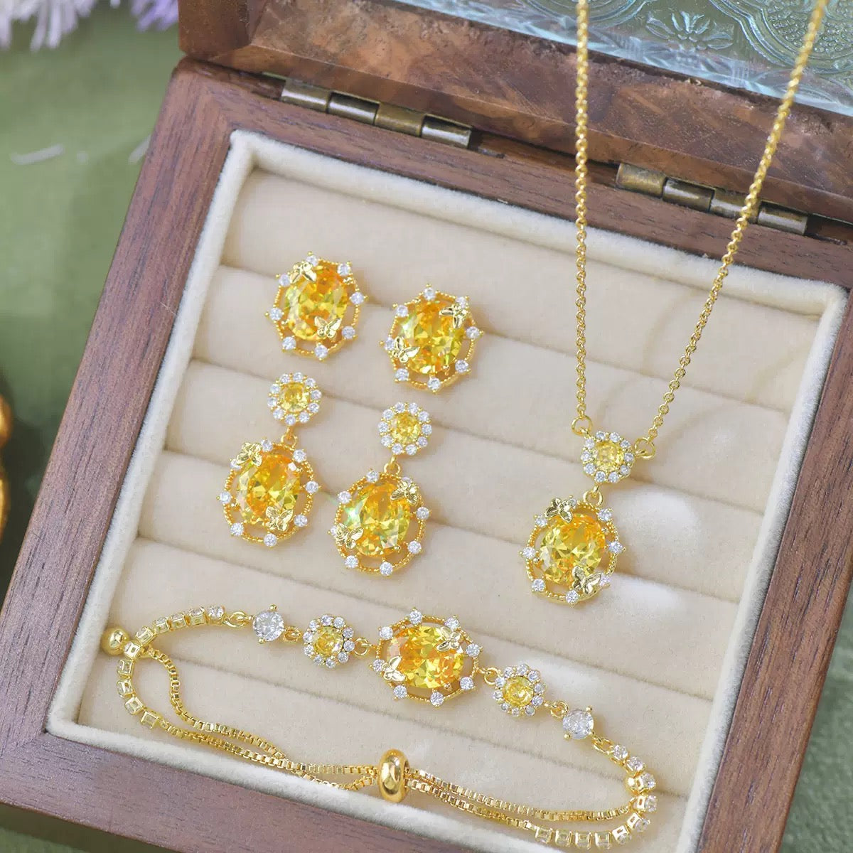 Yellow Royal Style Jewelry Set