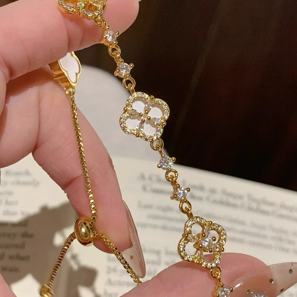 Shiny Clover Bracelet