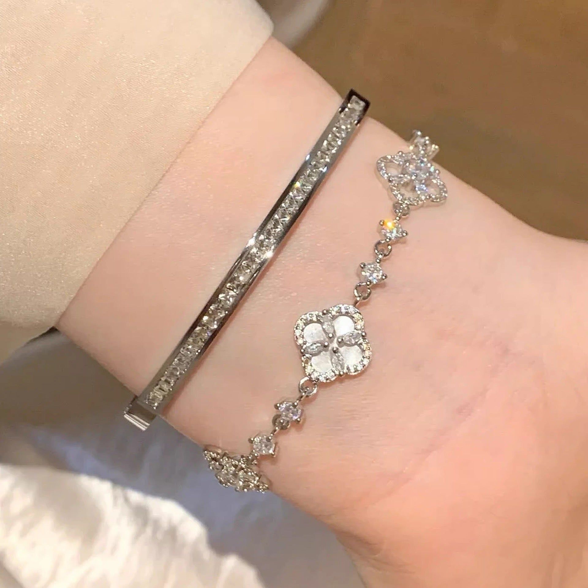 Shiny Clover Bracelet