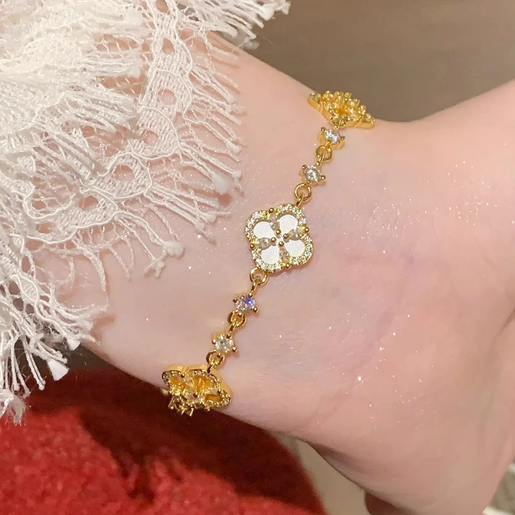 Shiny Clover Bracelet