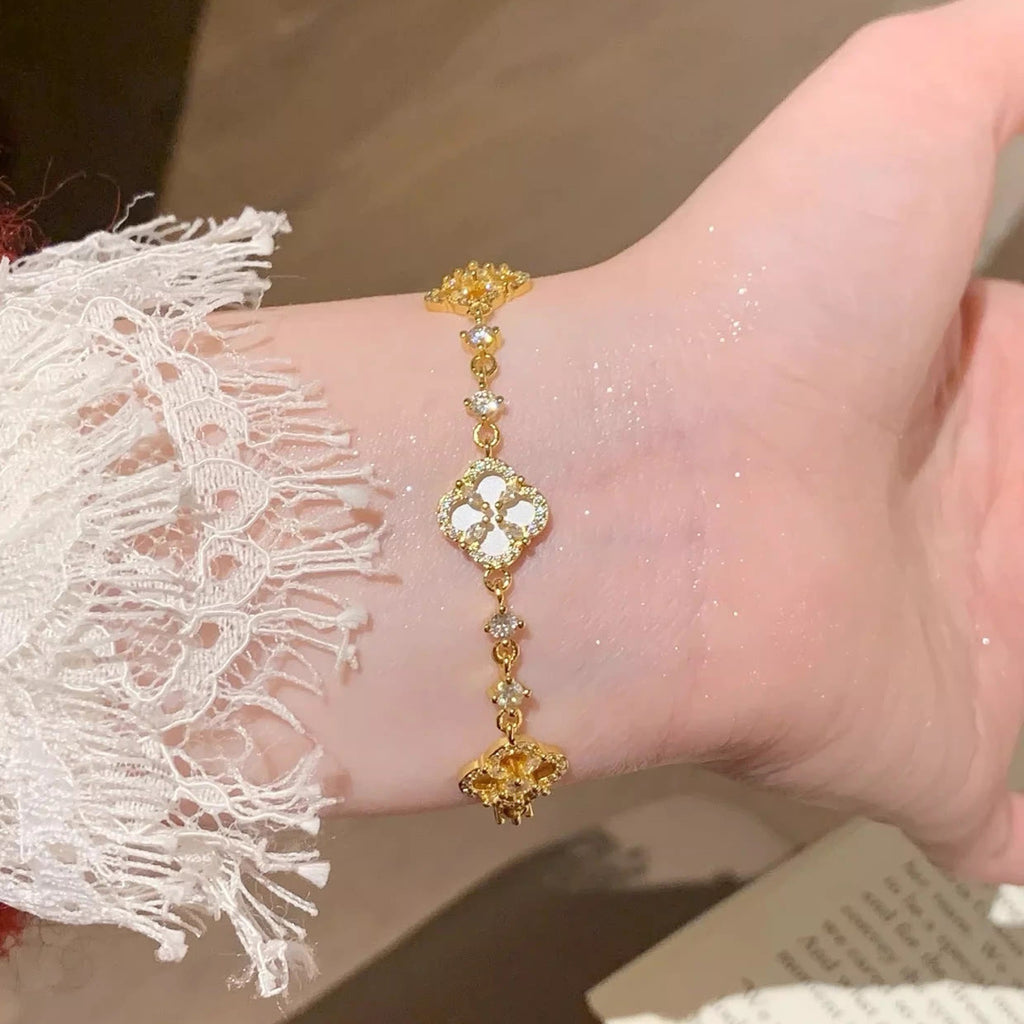 Shiny Clover Bracelet